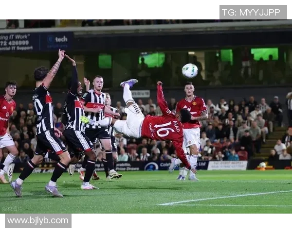 曼联主场迎战伯恩利补赛全景分析与精彩瞬间回顾